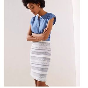 NWT Loft Jacquard Pull on pencil skirt